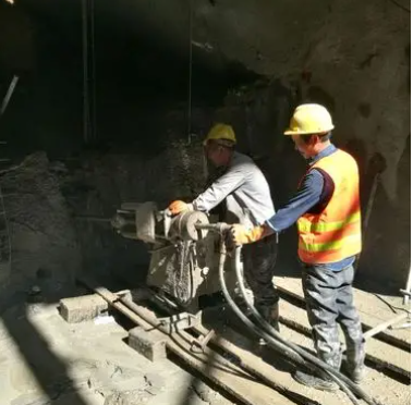 元宝山水下抗分散灌浆料特点 水下不分散注浆料介绍